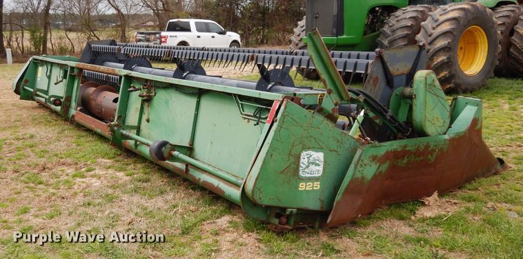 image for item DK0333 1991 John Deere 925  flex head