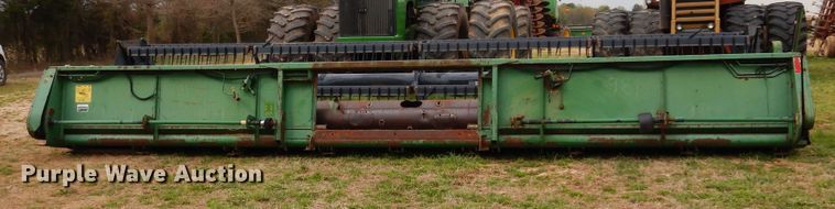 image for item DK0333 1991 John Deere 925  flex head