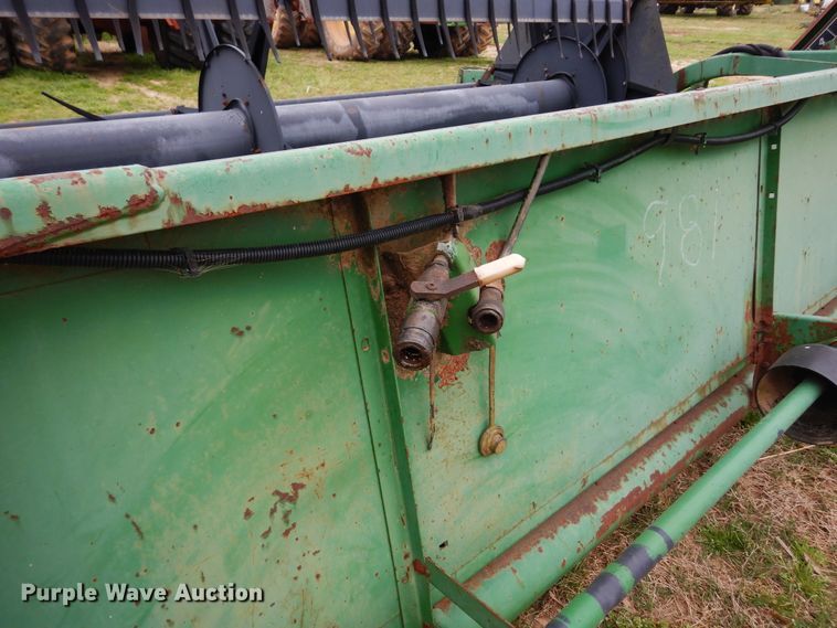 image for item DK0333 1991 John Deere 925  flex head