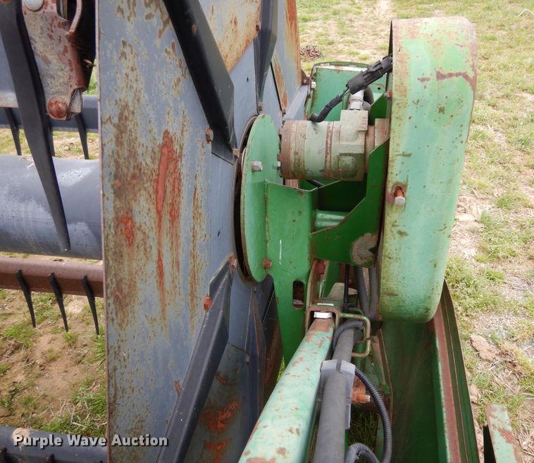 image for item DK0333 1991 John Deere 925  flex head