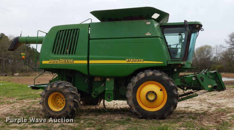 image for item DK0334 2004 John Deere 9760 STS  RWA combine