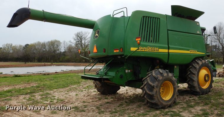 image for item DK0334 2004 John Deere 9760 STS  RWA combine