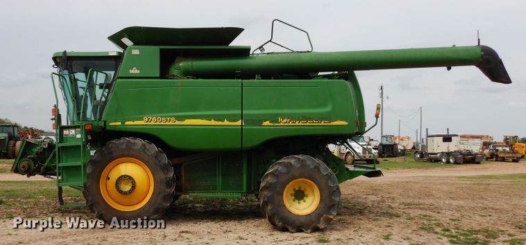 image for item DK0334 2004 John Deere 9760 STS  RWA combine
