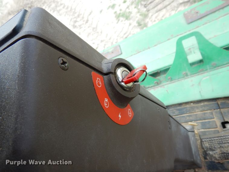 image for item DK0334 2004 John Deere 9760 STS  RWA combine