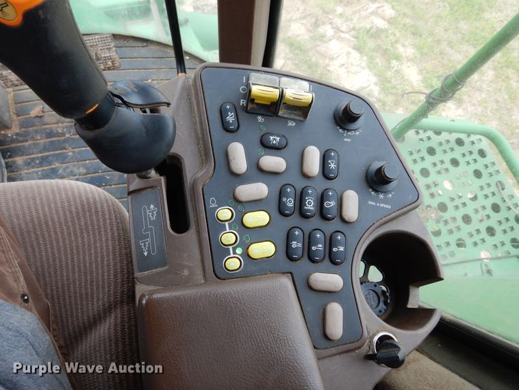 image for item DK0334 2004 John Deere 9760 STS  RWA combine