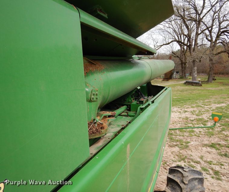 image for item DK0334 2004 John Deere 9760 STS  RWA combine