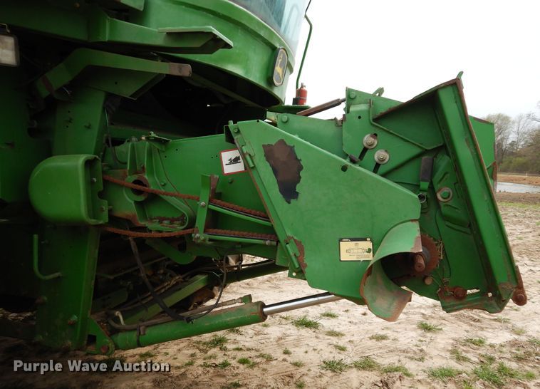 image for item DK0334 2004 John Deere 9760 STS  RWA combine