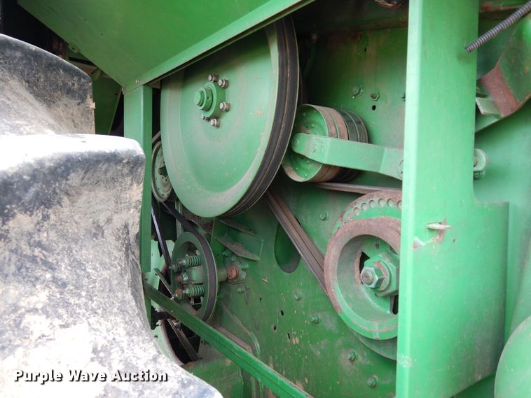 image for item DK0334 2004 John Deere 9760 STS  RWA combine