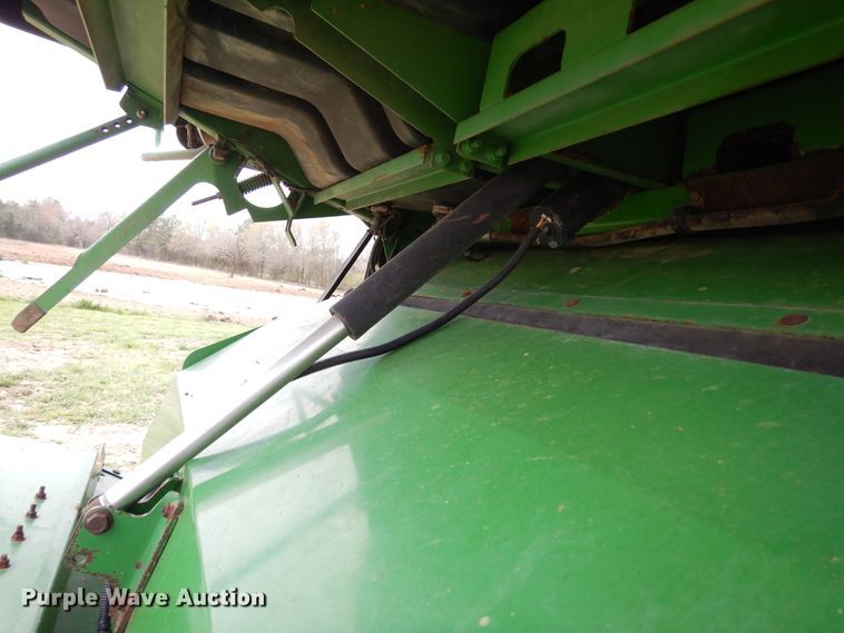 image for item DK0334 2004 John Deere 9760 STS  RWA combine