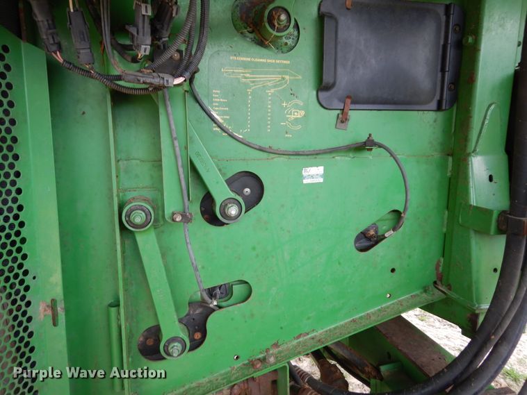 image for item DK0334 2004 John Deere 9760 STS  RWA combine