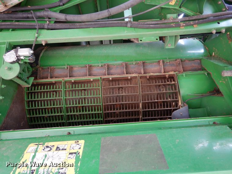 image for item DK0334 2004 John Deere 9760 STS  RWA combine