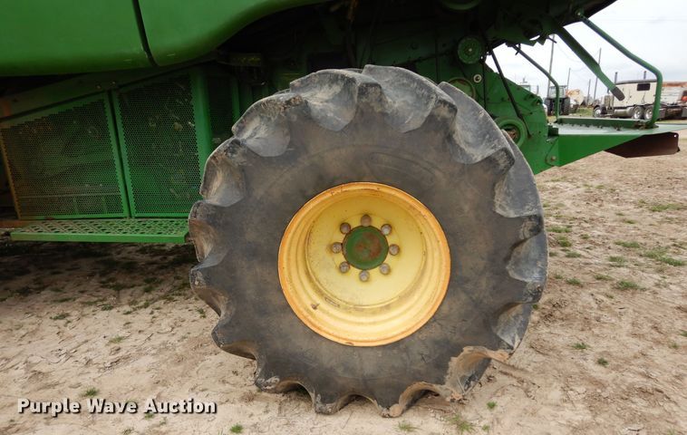 image for item DK0334 2004 John Deere 9760 STS  RWA combine