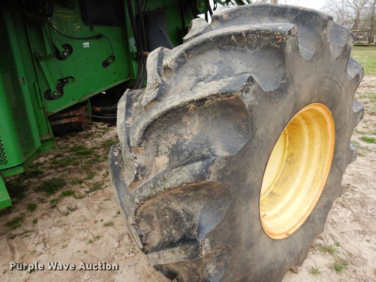 image for item DK0334 2004 John Deere 9760 STS  RWA combine