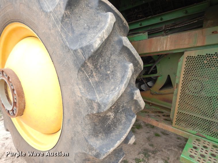 image for item DK0334 2004 John Deere 9760 STS  RWA combine