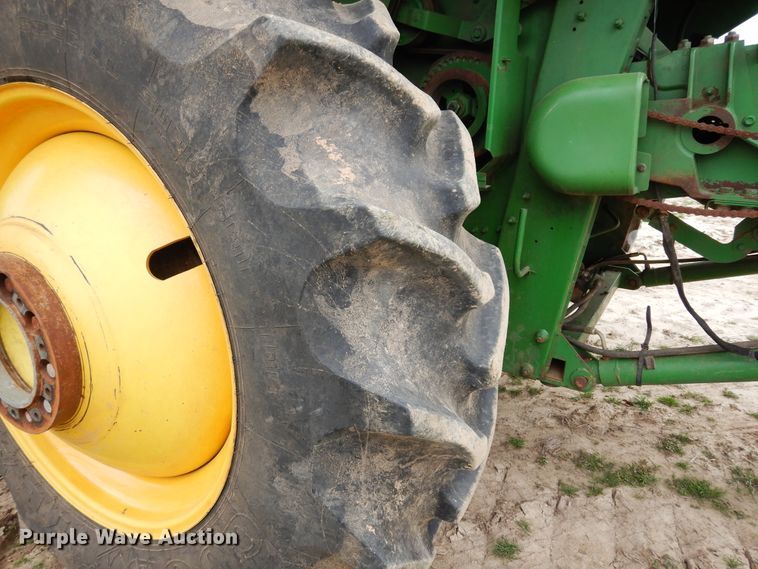 image for item DK0334 2004 John Deere 9760 STS  RWA combine