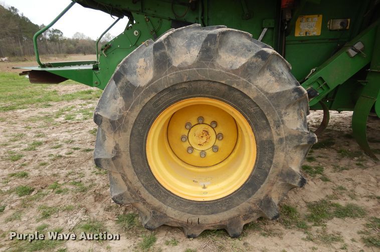 image for item DK0334 2004 John Deere 9760 STS  RWA combine