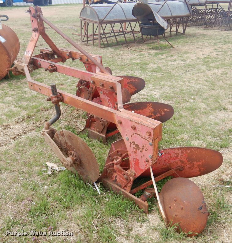 image for item DK0738 Massey Ferguson  three bottom plow