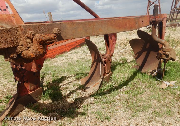 image for item DK0738 Massey Ferguson  three bottom plow