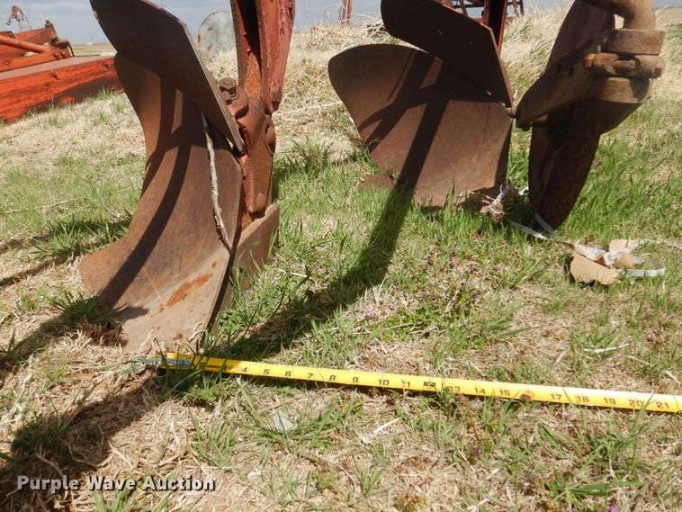 image for item DK0738 Massey Ferguson  three bottom plow