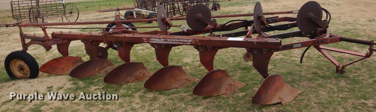 image for item DK0742 Massey Ferguson 86  six bottom plow