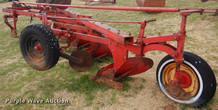 image for item DK0742 Massey Ferguson 86  six bottom plow