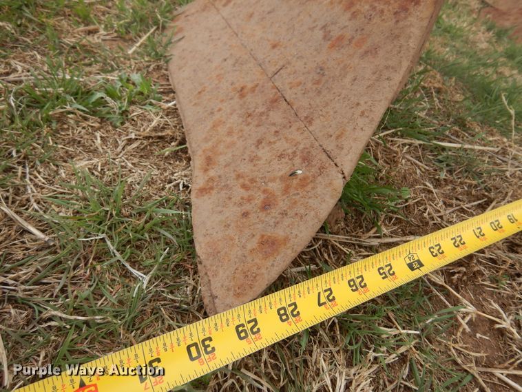 image for item DK0742 Massey Ferguson 86  six bottom plow