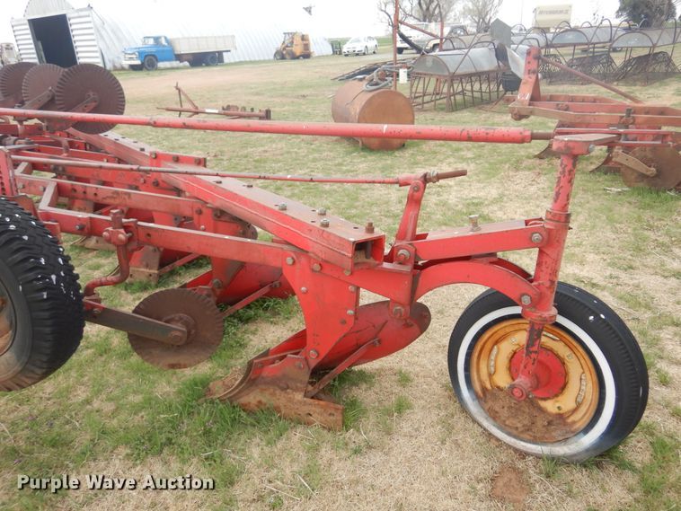 image for item DK0742 Massey Ferguson 86  six bottom plow