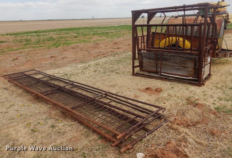 image for item DK0745 Livestock squeeze chute