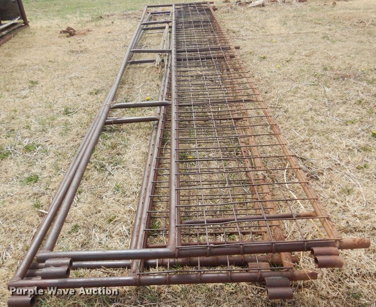image for item DK0745 Livestock squeeze chute