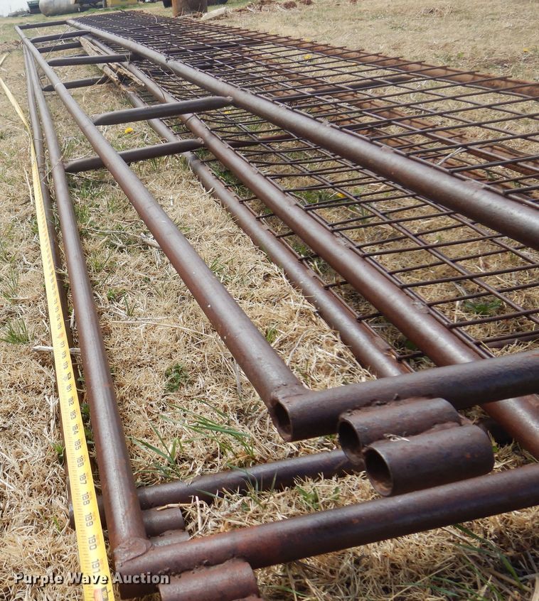 image for item DK0745 Livestock squeeze chute