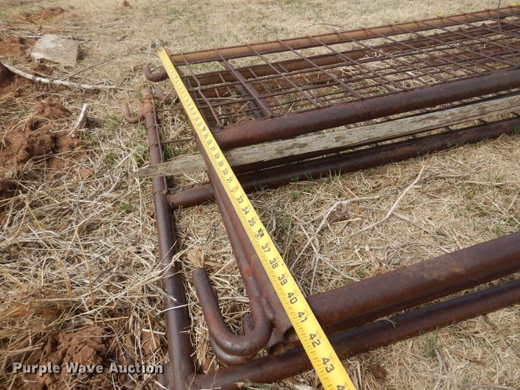 image for item DK0745 Livestock squeeze chute