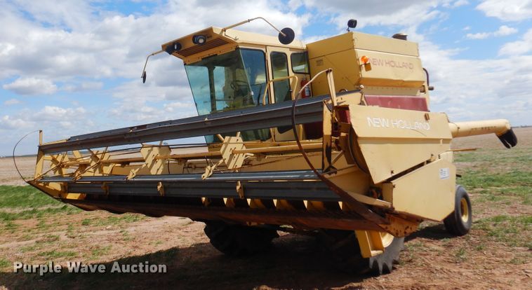 image for item DK0752 1978 New Holland TR70  combine