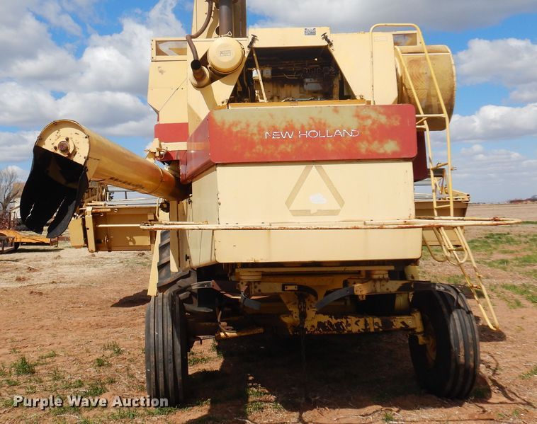 image for item DK0752 1978 New Holland TR70  combine