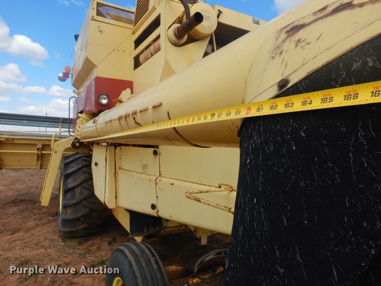 image for item DK0752 1978 New Holland TR70  combine