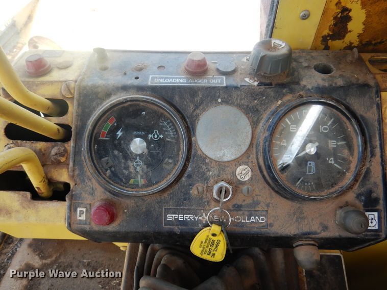 image for item DK0752 1978 New Holland TR70  combine