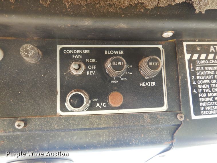 image for item DK0752 1978 New Holland TR70  combine