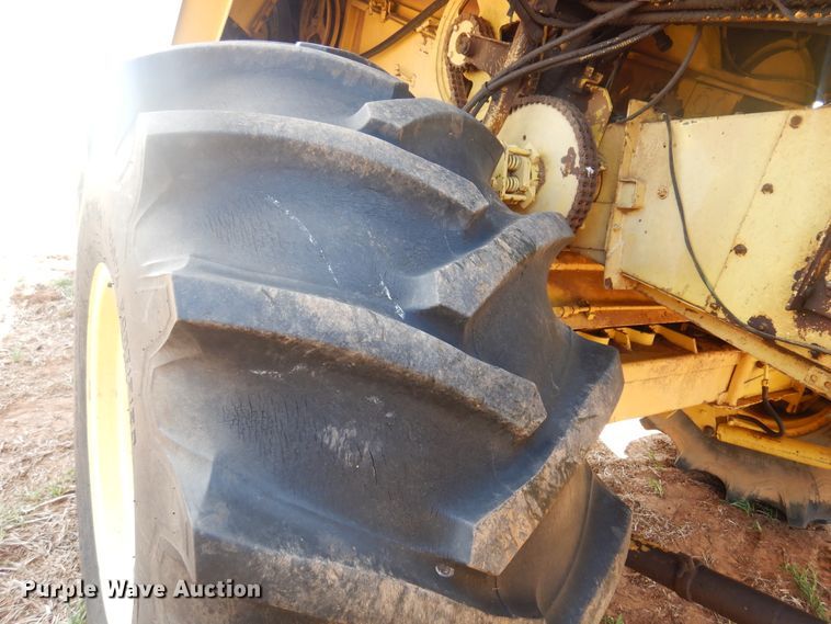 image for item DK0752 1978 New Holland TR70  combine