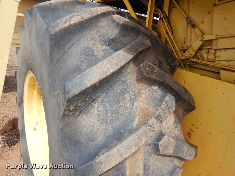 image for item DK0752 1978 New Holland TR70  combine