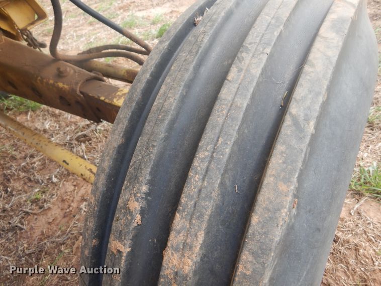 image for item DK0752 1978 New Holland TR70  combine