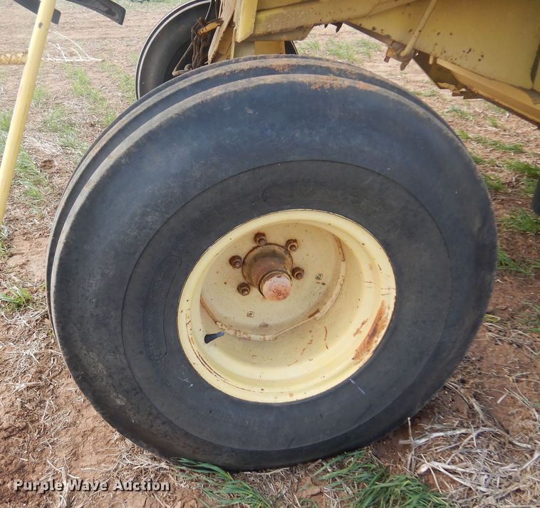 image for item DK0752 1978 New Holland TR70  combine