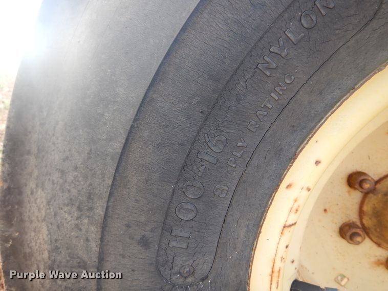 image for item DK0752 1978 New Holland TR70  combine