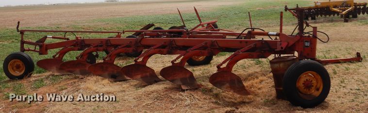 image for item DK0758 Massey Ferguson MF880  six bottom plow