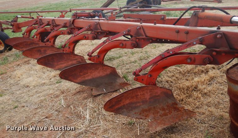 image for item DK0758 Massey Ferguson MF880  six bottom plow