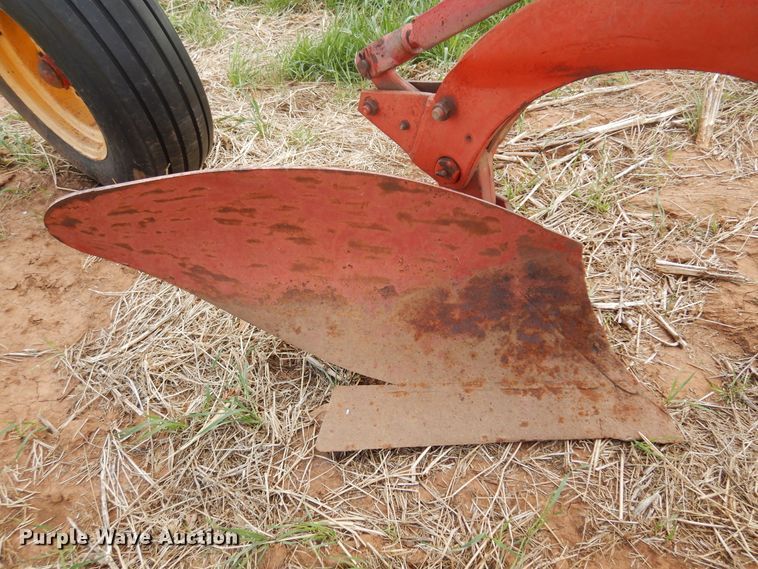image for item DK0758 Massey Ferguson MF880  six bottom plow