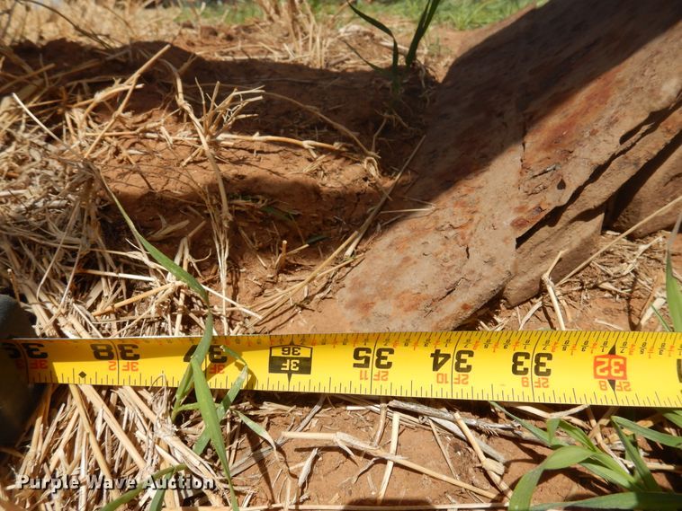 image for item DK0758 Massey Ferguson MF880  six bottom plow