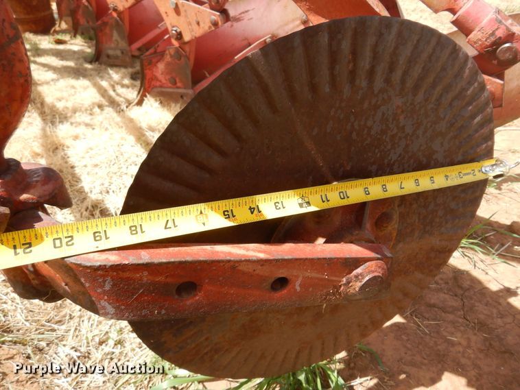 image for item DK0758 Massey Ferguson MF880  six bottom plow