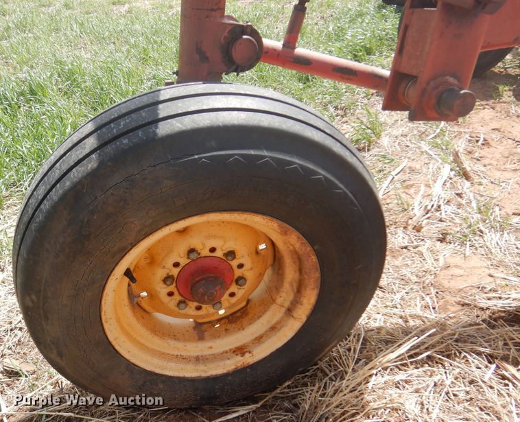 image for item DK0758 Massey Ferguson MF880  six bottom plow