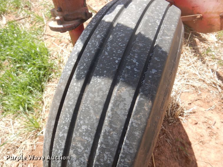 image for item DK0758 Massey Ferguson MF880  six bottom plow