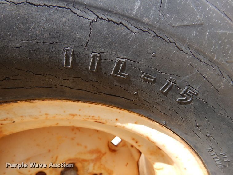 image for item DK0758 Massey Ferguson MF880  six bottom plow