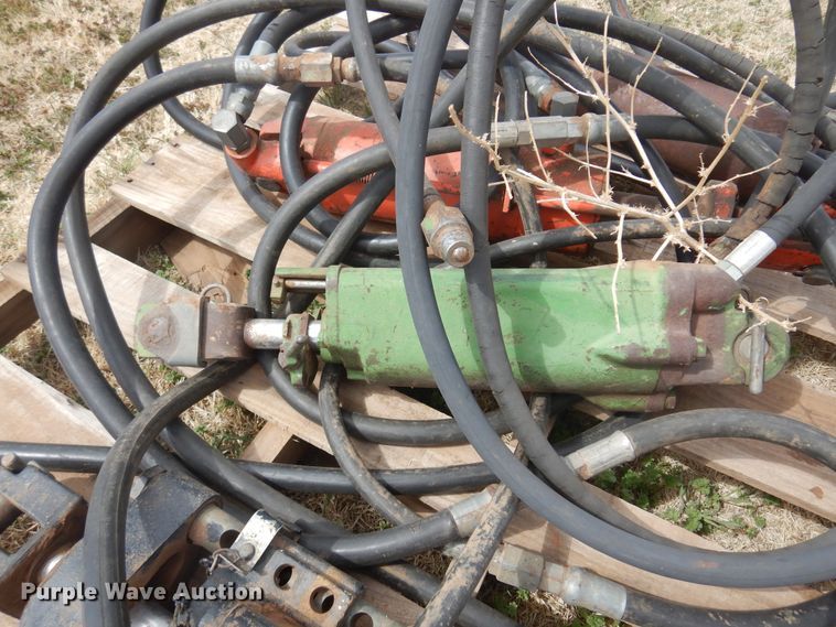 image for item DK0763 (4) hydraulic cylinders